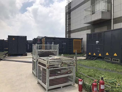 潘集除了定期检查，还有哪些方法可以及时发现接触式转速表探头的磨损？
